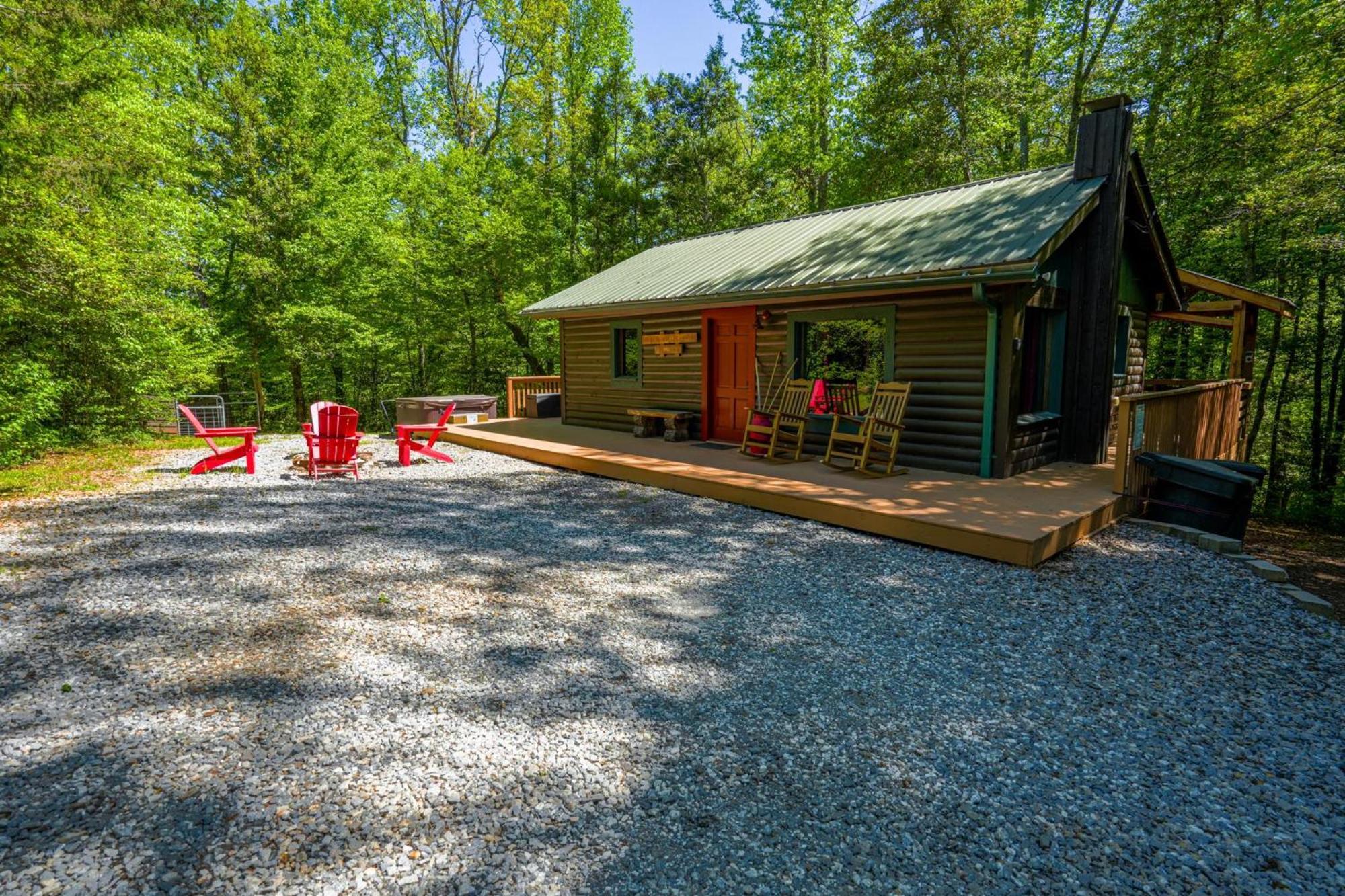 The Big Little Cabin - Hot Tub & Playground ダロネガ エクステリア 写真