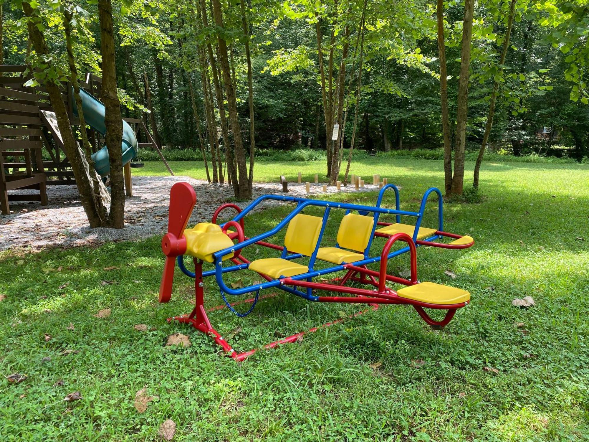 The Big Little Cabin - Hot Tub & Playground ダロネガ エクステリア 写真