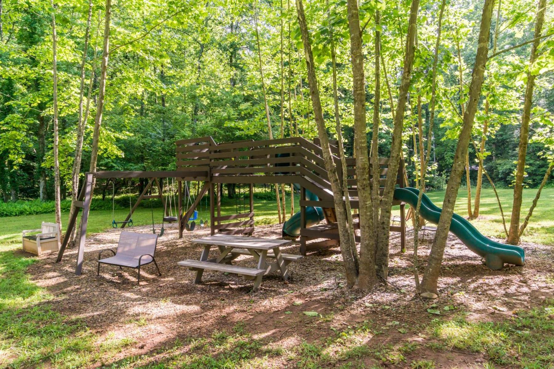 The Big Little Cabin - Hot Tub & Playground ダロネガ エクステリア 写真
