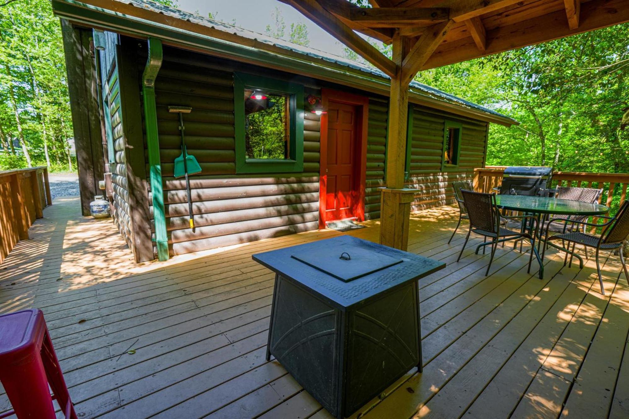 The Big Little Cabin - Hot Tub & Playground ダロネガ エクステリア 写真