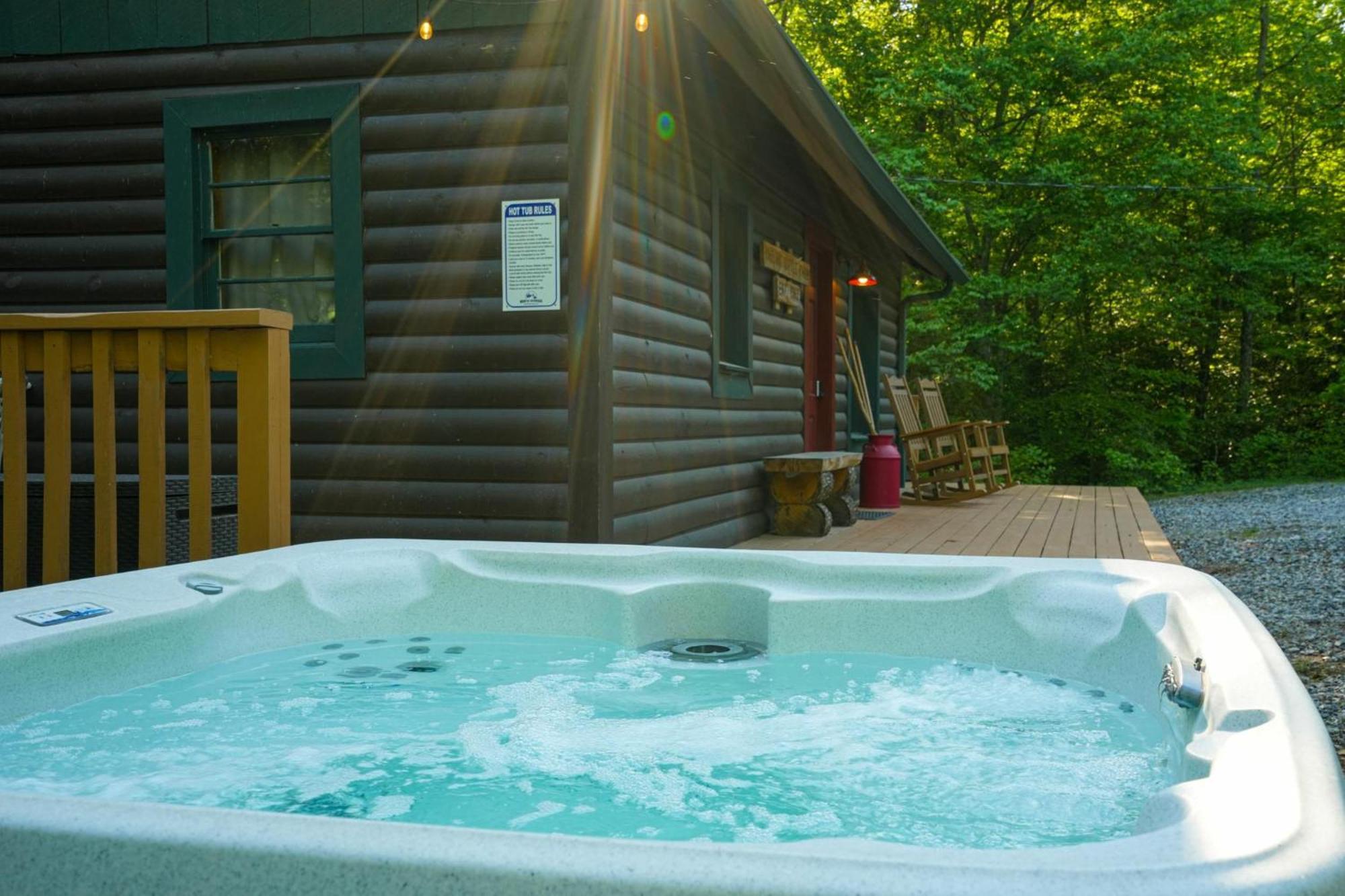 The Big Little Cabin - Hot Tub & Playground ダロネガ エクステリア 写真