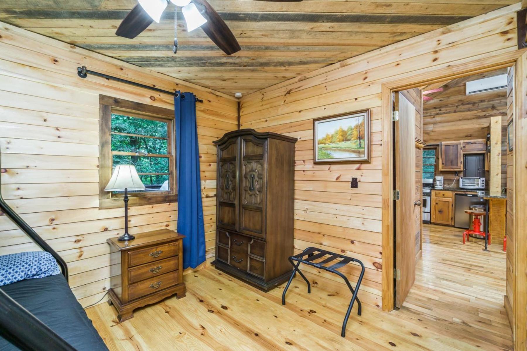 The Big Little Cabin - Hot Tub & Playground ダロネガ エクステリア 写真