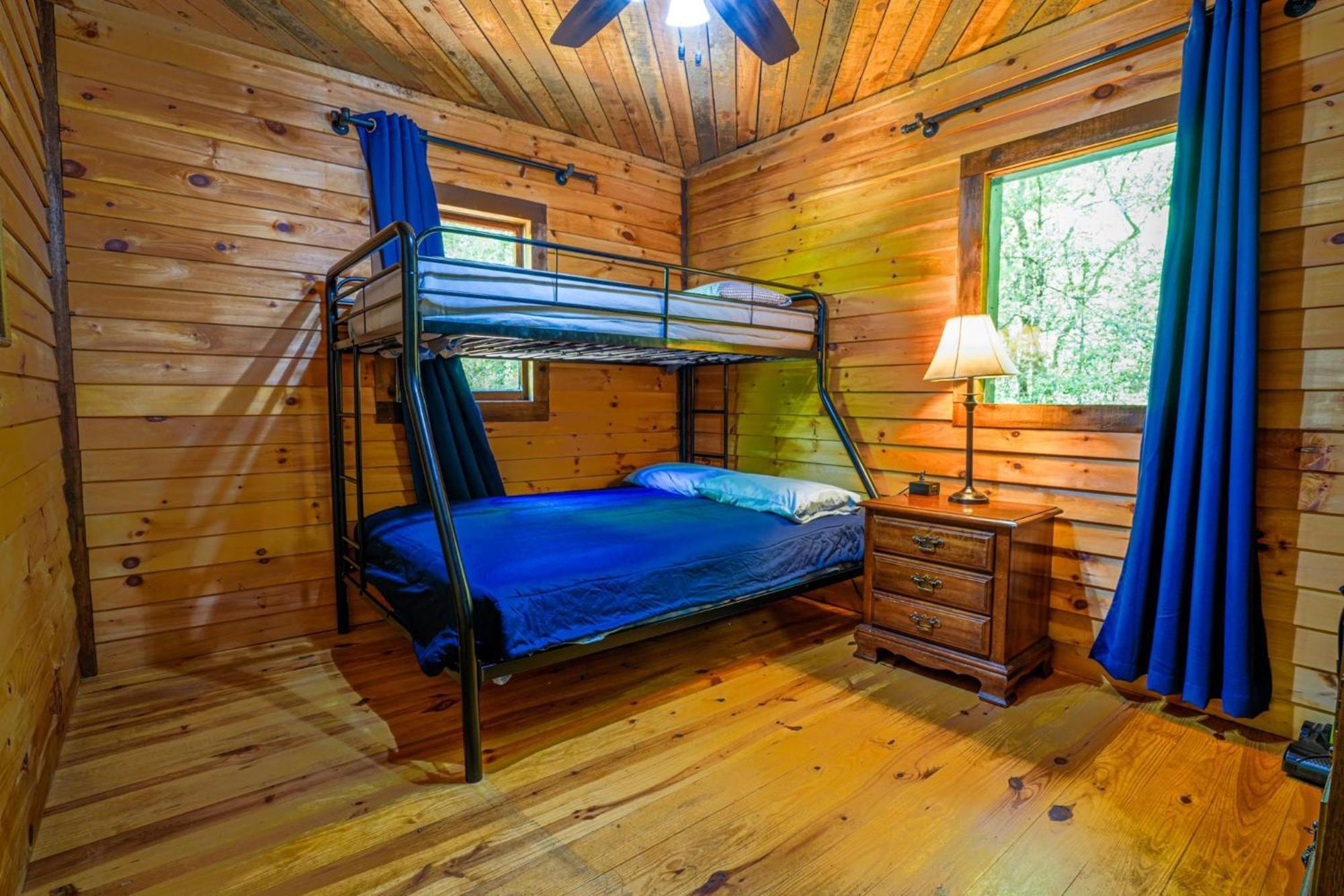 The Big Little Cabin - Hot Tub & Playground ダロネガ エクステリア 写真