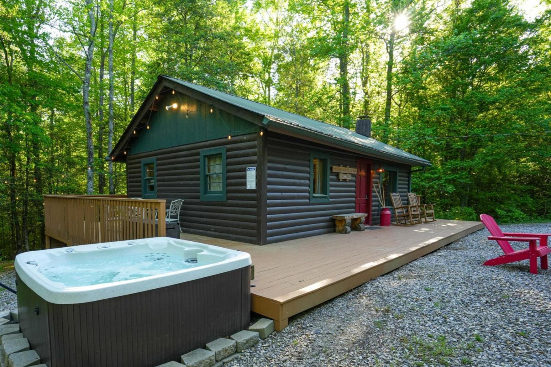 The Big Little Cabin - Hot Tub & Playground ダロネガ エクステリア 写真