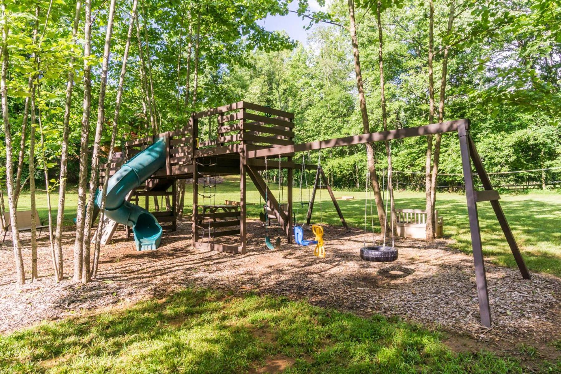 The Big Little Cabin - Hot Tub & Playground ダロネガ エクステリア 写真
